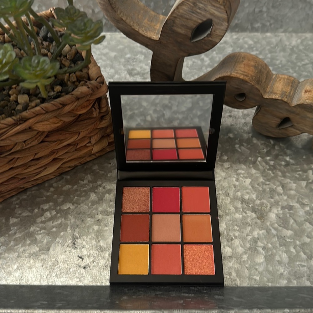 BNIB HUDA Eyeshadow Palette